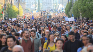 Фотогалерия: Хиляди унгарци подкрепиха Централноевропейския <span class="highlight">университет</span>