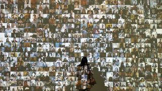 От Рембранд до Ким Кардашиян - изложба поглежда към "селфито" като културен феномен