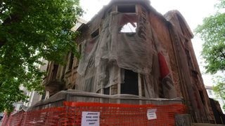 Статутът на вече съборената "Двойна къща" като паметник на културата е възстановен
