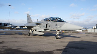 Армията се отказва от F-16, ще преговаря за "Грипен" и "Еврофайтър"