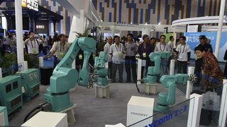 Продажбите на индустриални роботи ще достигнат 70 млрд. долара