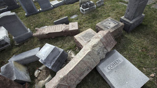 Вандали са осквернили еврейското гробище в София