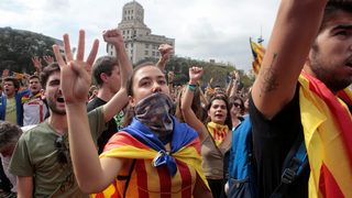 Защо каталунците издигат 4 пръста по време на протести