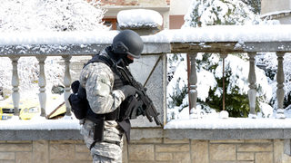<span class="highlight">Полицейска</span> операция срещу крадци на банкомати се провежда край село Боснек (обновена)