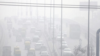 Фотогалерия: Как Ню <span class="highlight">Делхи</span> се бори със смога