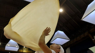 Изкуството за приготвяне на <span class="highlight">пица</span> в Неапол стана нематериално културно наследство на ЮНЕСКО