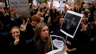 Полският парламент отхвърли смекчаване на закона за абортите