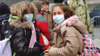 Над 400 училища са затворени днес заради грипната епидемия