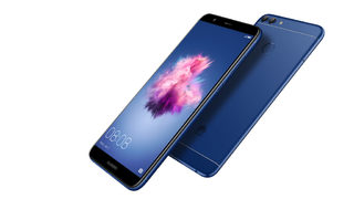 Huawei представя на българския пазар P smart - нов стилен смартфон за младите потребители
