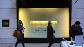 В Манхатън все повече магазини хлопват кепенците