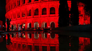 Снимка на деня: Червеният Колизеум