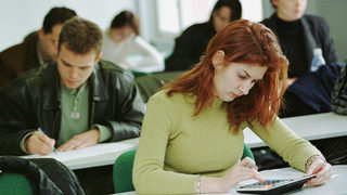 Студенти могат да кандидатстват за <span class="highlight">стипендия</span> за летен курс в Лондонското училище по икономика