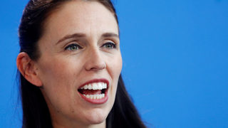 Премиерът на Нова Зеландия роди и излезе в отпуск за 6 седмици