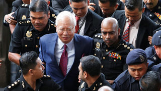 Бившият премиер на <span class="highlight">Малайзия</span> е обвинен в корупция за над 10 млн. долара