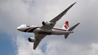 "Боинг" повиши прогнозата си за търсенето на пътнически и товарни самолети
