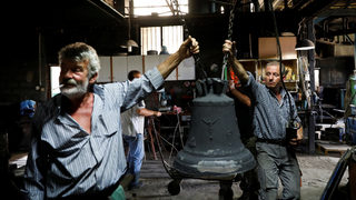 Фотогалерия: Последните майстори на камбани в Гърция