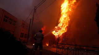 Фотогалерия: Огнено бедствие в Гърция