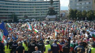 Фотогалерия: Протест "против геноцида на Борисов и всички досегашни управляващи мафии"