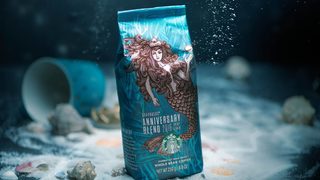 Десет години Starbucks® в България – десет знакови снимки
