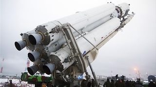 Русия ще може да изпрати космонавти около Луната след 6-7 години, обяви Рогозин