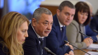 ДПС иска оставката на Валери Симеонов и заради скандалите с българското гражданство за чужденци