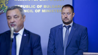 Шефът на агенцията за българите в чужбина е отстранен, сменя го основният свидетел срещу него