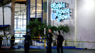 Трима убити и четирима ранени след стрелба в боулинг игрище в Калифорния