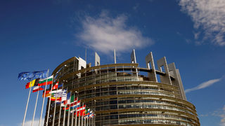 Италианските популисти призоваха да се закрие Европарламента в Страсбург