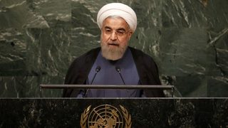Иран е изправен пред най-тежката икономическа ситуация от 40 г., каза <span class="highlight">Рохани</span>