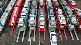 Продажбите на нови коли в ЕС спадат през януари в 20 от 27 страни