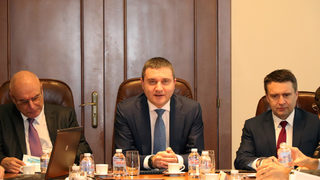 Горанов представи пред посланици изпълнението на плана за еврозоната