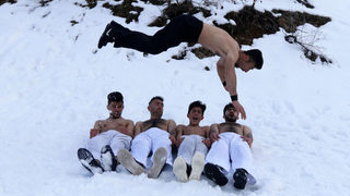 Фотогалерия: Карате <span class="highlight">тренировка</span> в снежните планини на Ирак