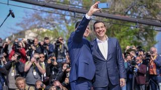 <span class="highlight">Селфи</span> на деня: За пръв път гръцки премиер е в Скопие