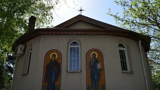 Уличката, на която православната, католическата и арменската църква се събират