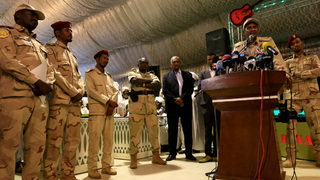 В Судан все по-влиятелен генерал излага на риск прехода след преврата