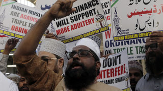 Индия окончателно забрани "незабавния <span class="highlight">развод</span>" на мъже мюсюлмани