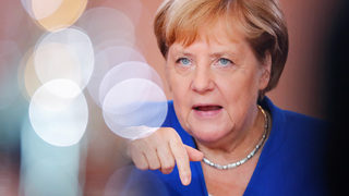 Глътка въздух за Меркел, но само за няколко месеца