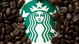 <span class="highlight">Starbucks</span> представя Pumpkin Spice Latte – хитът на есента!