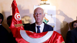 "Робокоп стана президент" - тунизийците наказаха политиците си