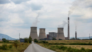 Държавата ще субсидира големи потребители на ток, за да не изнасят производства