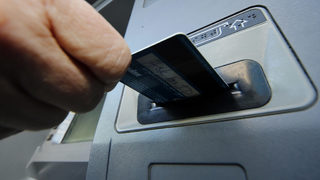 "Време за котлети" или защо банкомати по света изхвърлят всичките си пари