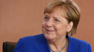 Бъдещето на коалицията на Меркел е несигурно след вота за лидер на социалдемократите