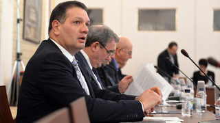 Петър Славов: Вече със свещ не могат да се намерят председатели на изборни комисии