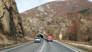 Само 4 фирми искат да строят магистрала "Струма" над Кресненското дефиле