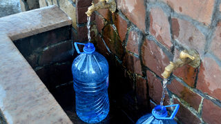 Нитратите са най-честият замърсител на питейните води, предупреди експерт