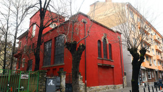 Червената къща скоро ще стане къща-музей, обяви министър Боил Банов