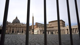 Коронавирусът в Италия - колко трудно стана да си католик