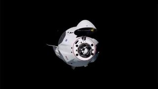 Астронавти ще прекарат 20 часа в капсула на "Спейс Екс" без тоалетна