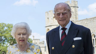 Принц Филип посреща 99-ия си рожден ден само с <span class="highlight">кралица</span> <span class="highlight">Елизабет</span> II