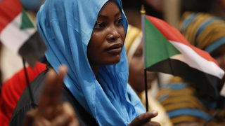 Судан забранява женското <span class="highlight">обрязване</span> и разхлабва ограниченията за алкохола